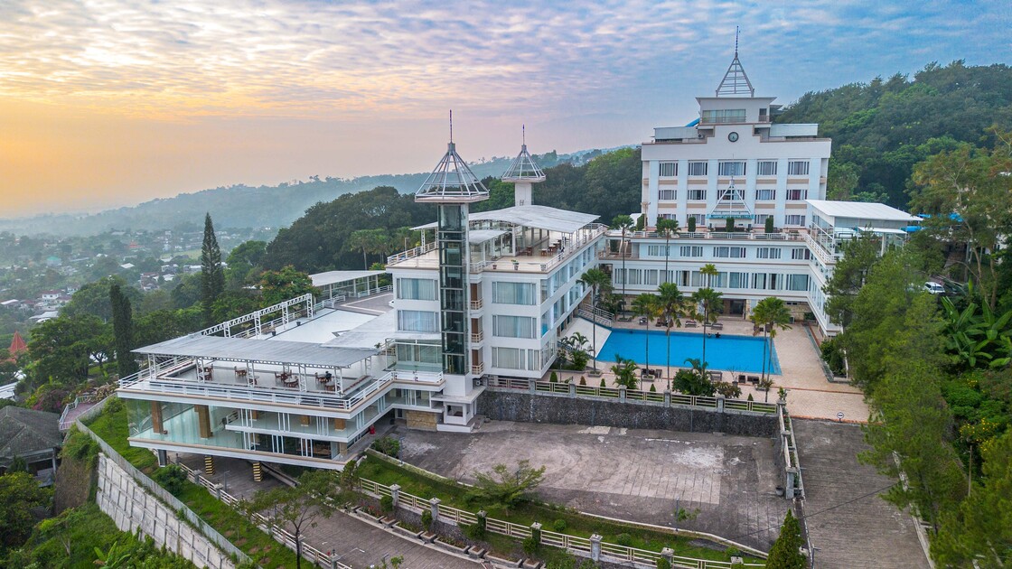 Royal Senyiur Hotel in Prigen, Indonesia